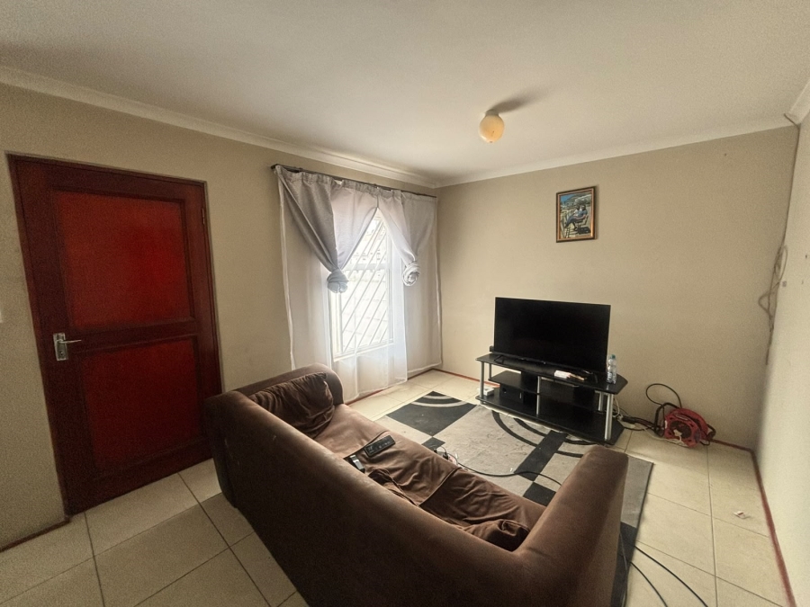 2 Bedroom Property for Sale in Devon Park Village Western Cape